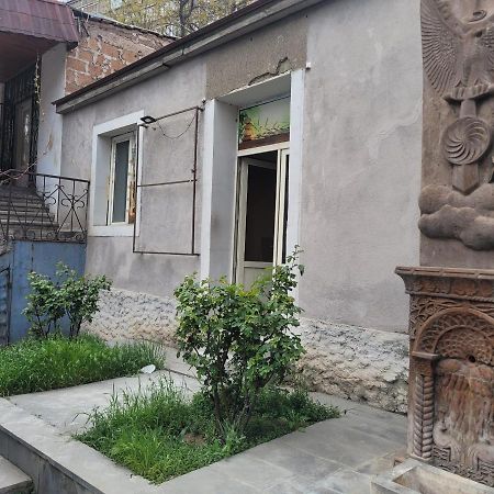 Guest House In The Small Center Yerevan Exterior foto